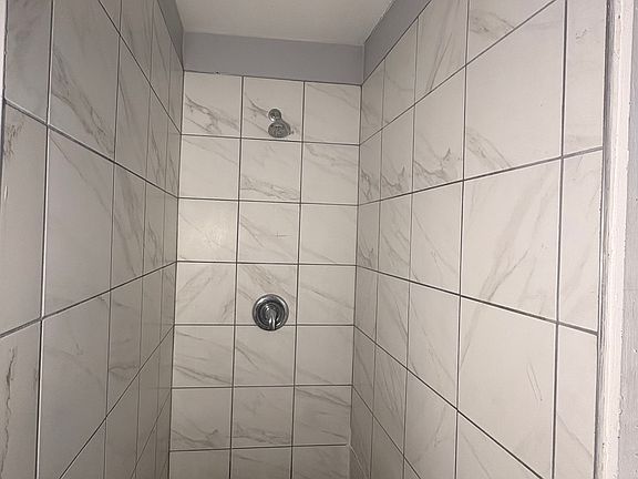 5th image of 6955 Dahlia St #1