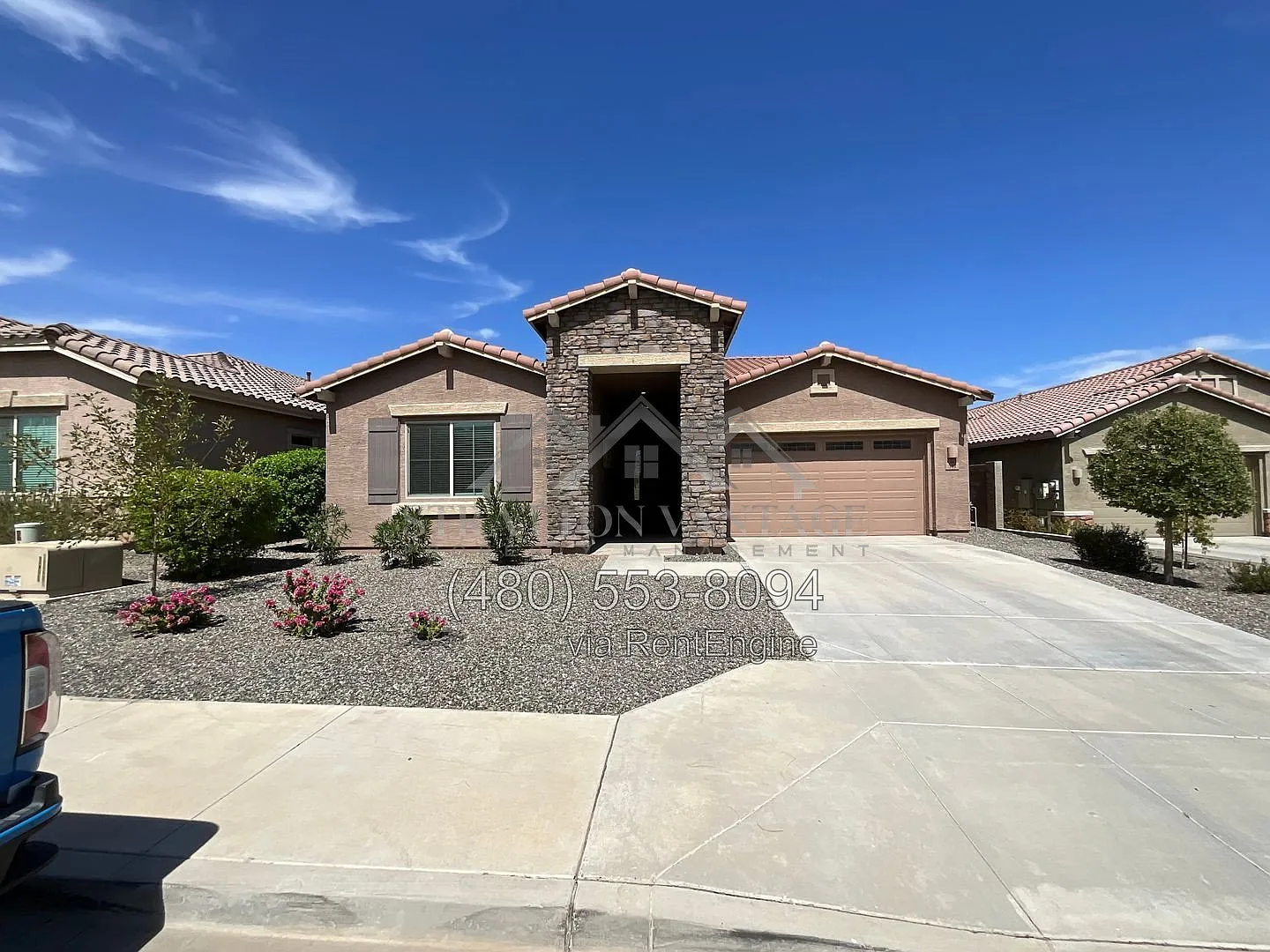 4 bed, 2.5 bath, 2328 sqft, $2,195 — Photo 2