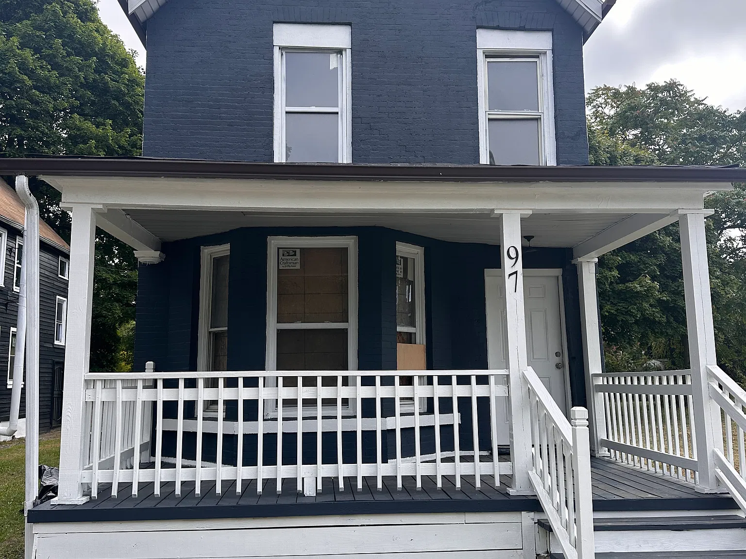 97 Alexander Pl — Photo 1