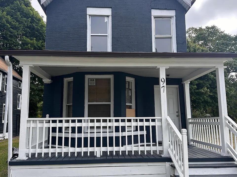 97 Alexander Pl
