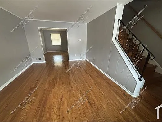 3 bed, $2,100 — Photo 2