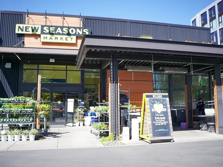 2320 N Vancouver Ave #201 — Photo 15