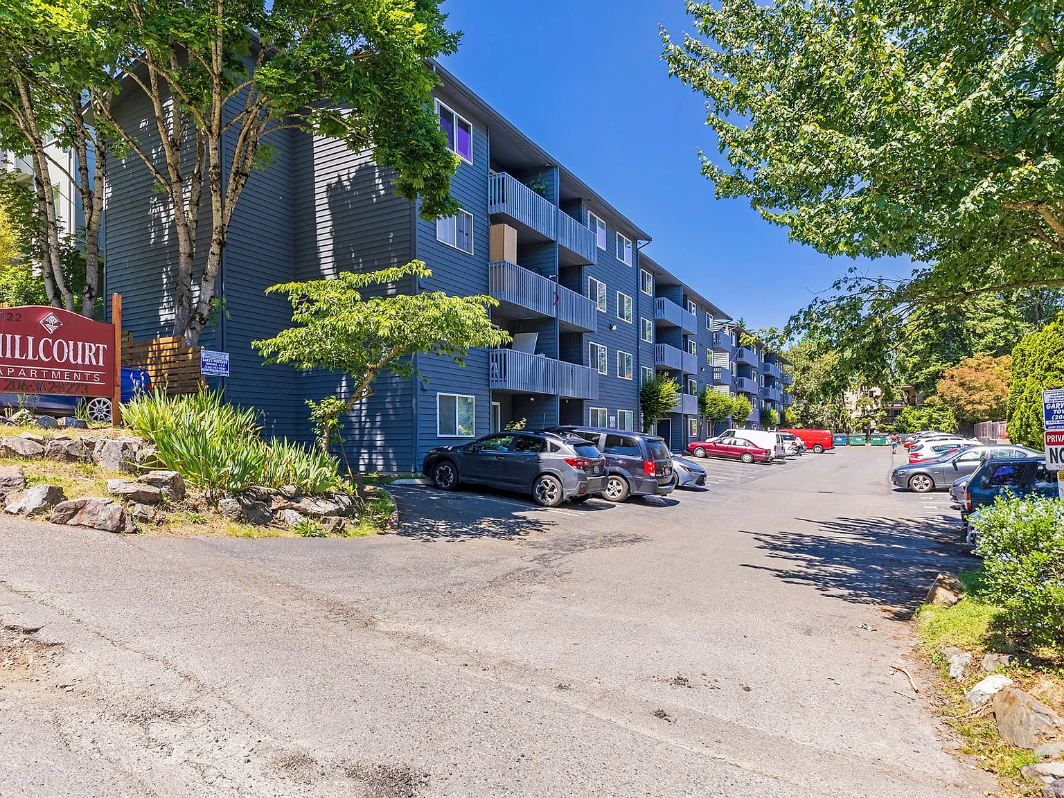Hillcourt Apartments — Photo 1