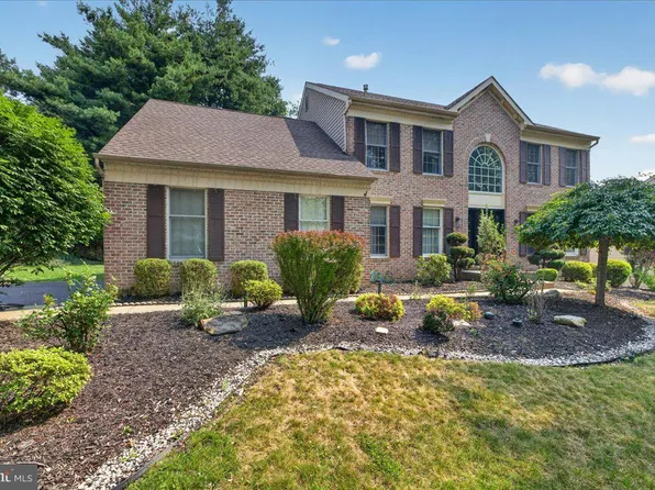 124 Mountain Oaks Rd, Yardley, PA 19067