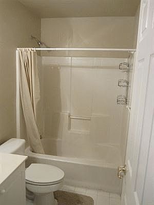 3rd image of 4063 Cloister Dr