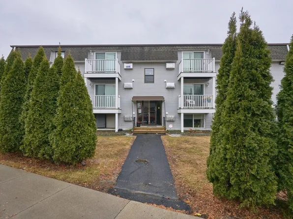 655 Plantation St Unit 17, Worcester, MA 01605
