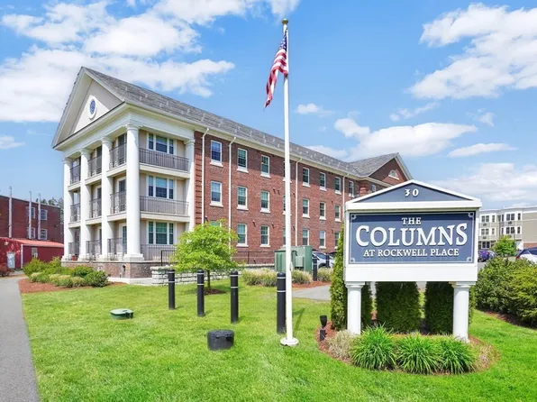 30 Village Hill Rd #110, Northampton, MA 01060