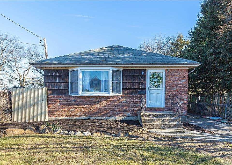 1st image of 1092 Merillon Ave