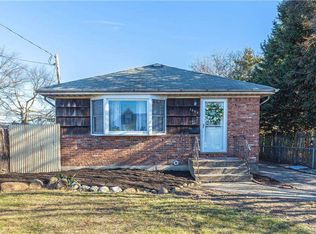 1092 Merillon Ave, Westbury, NY 11590