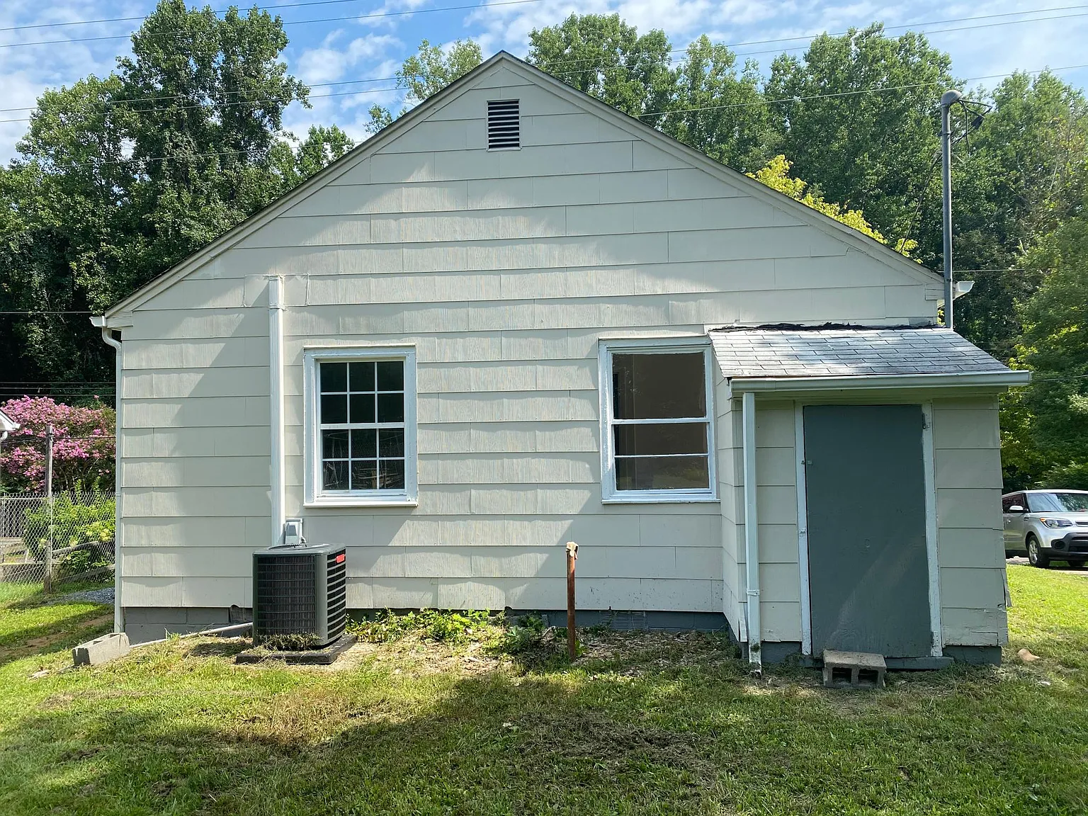 2 bed, 800 sqft, $1,200 — Photo 2
