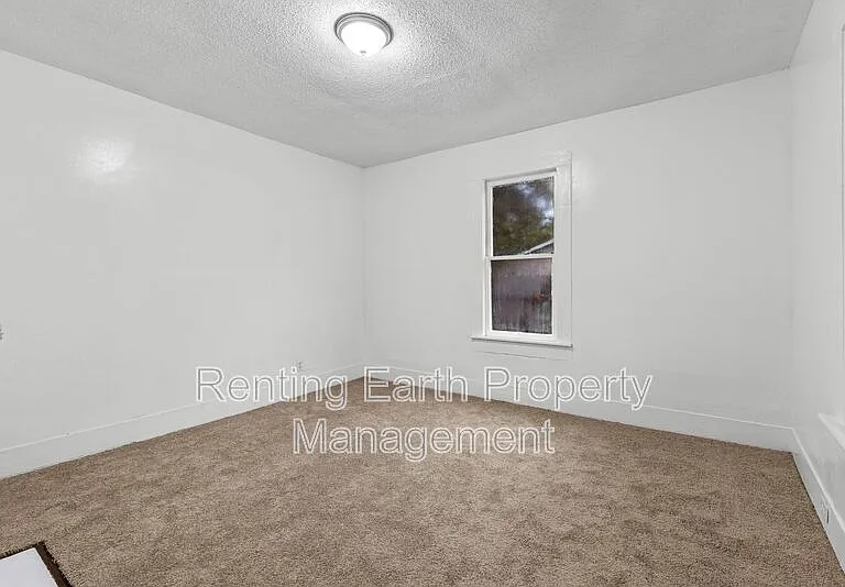 4732 Court S — Photo 12