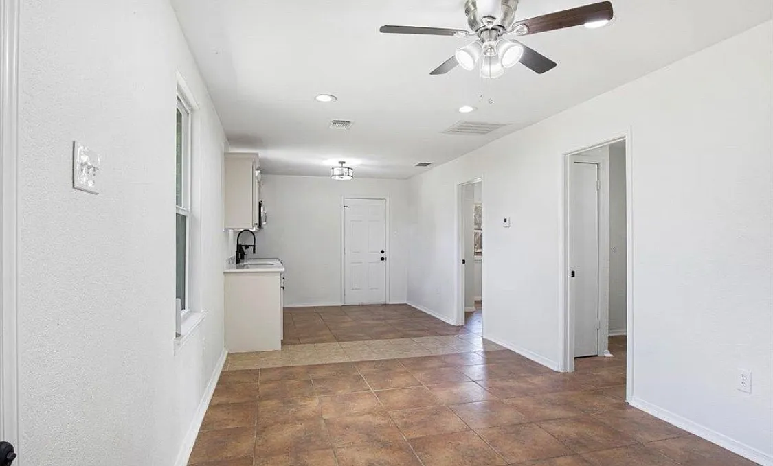 2 bed, 948 sqft, $1,150 — Photo 3