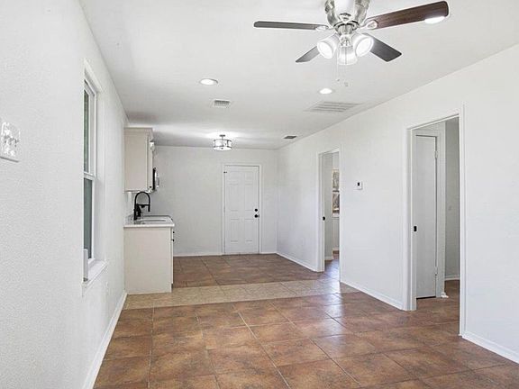 3rd image of 11925 Garland St Unit 11911