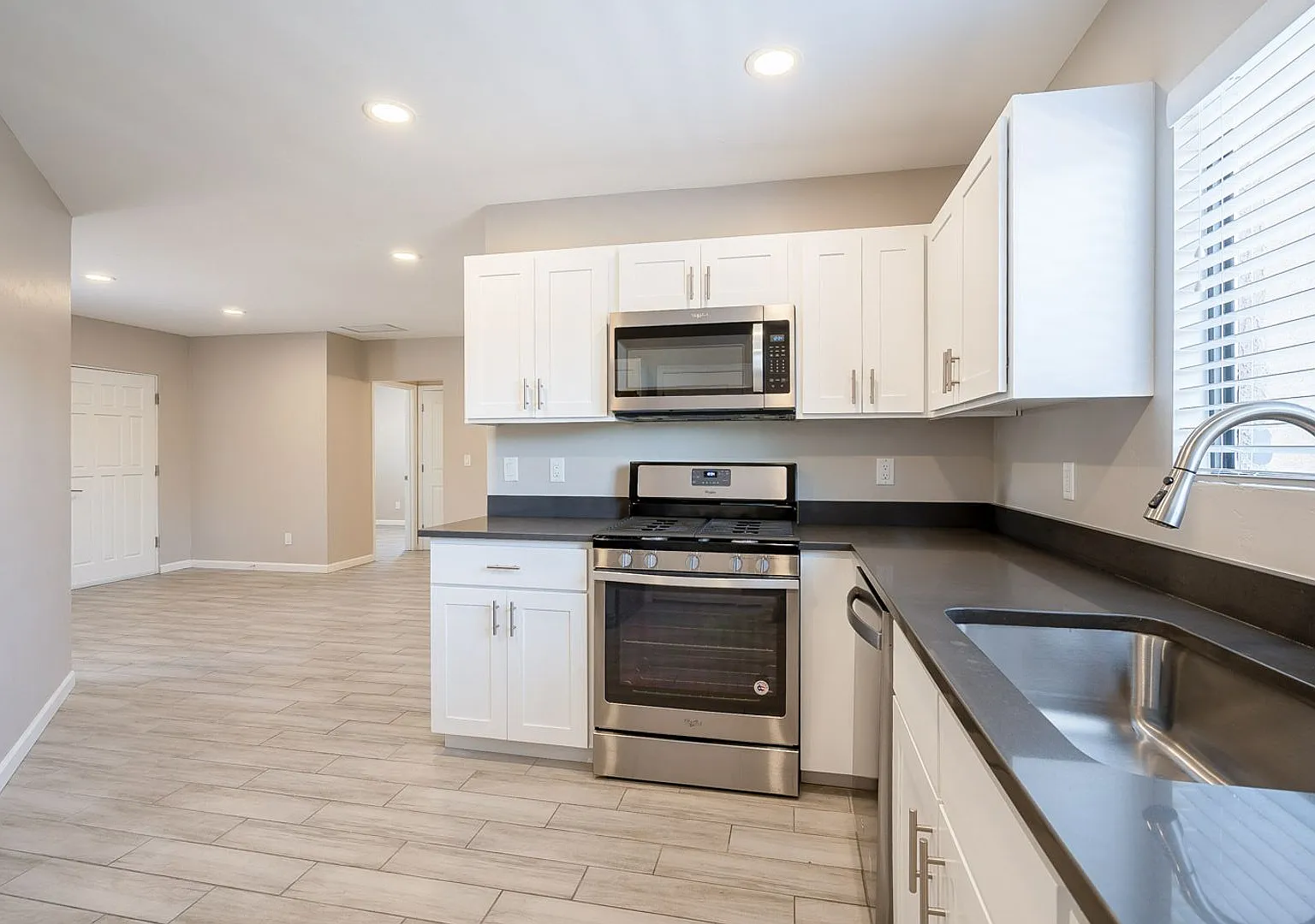 1336 E. Adams St. — Photo 4