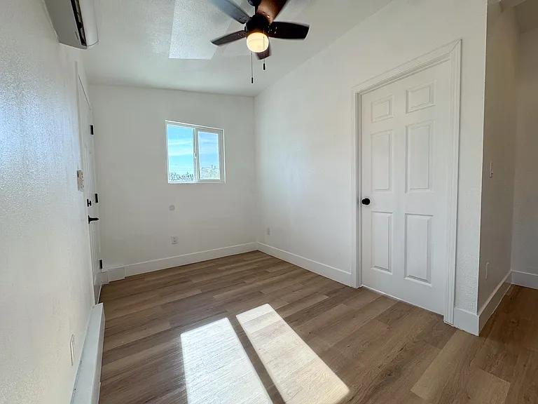 25 Pico Ave #B — Photo 10