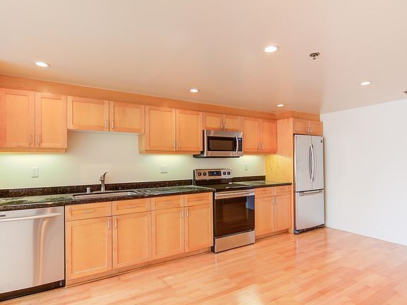 2nd image of 699 Pennsylvania Ave APT 2