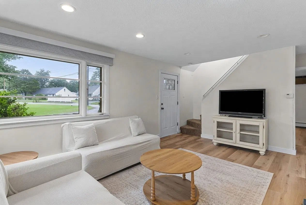 3 Bed 1 Bath single family house for rent — Photo 4