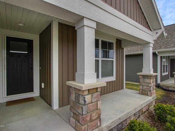 2nd image of 7464 Hometown Ct SE #17