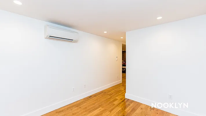 Rented by Nooklyn NYC LLC | media 28