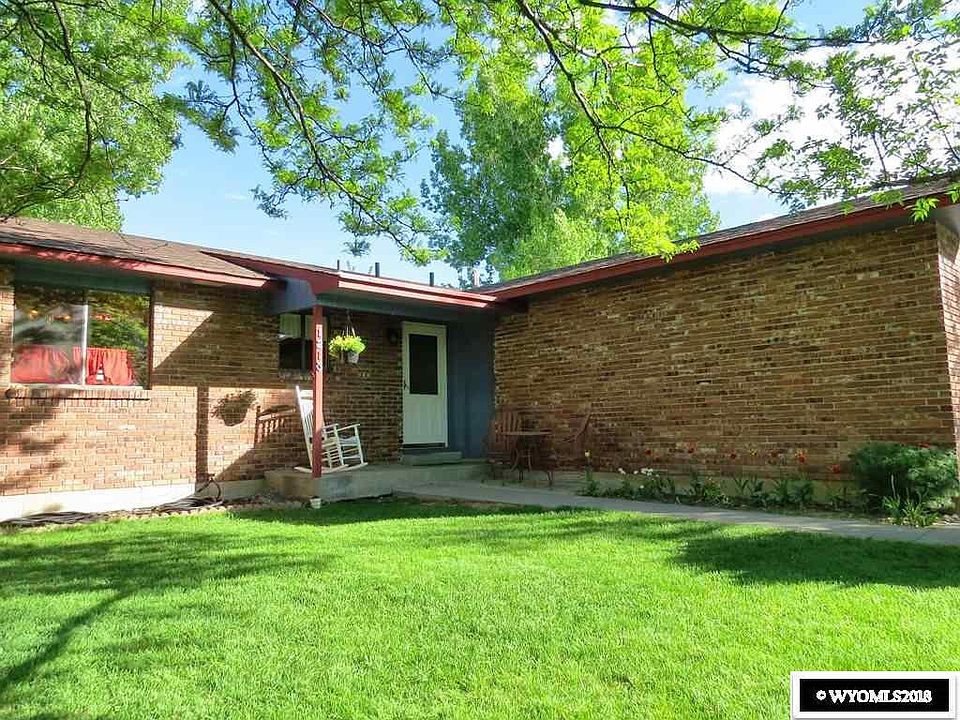 1st image of 1213 E Forest Dr