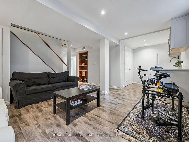 2485 Wooden Hill Cir — Photo 30