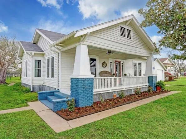 333 E Thigpen, Carmine, TX 78932