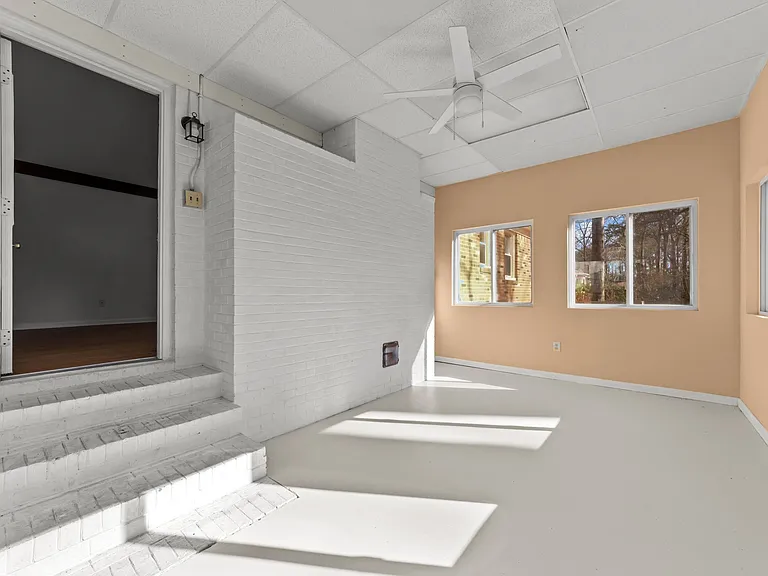 828 Jo Anne Cir — Photo 31