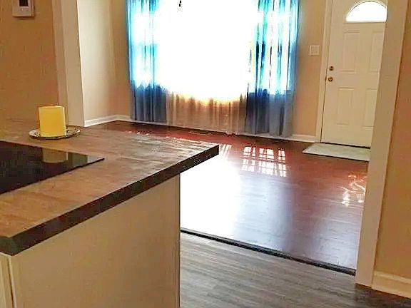 4th image of 809 S Caldwell Ave