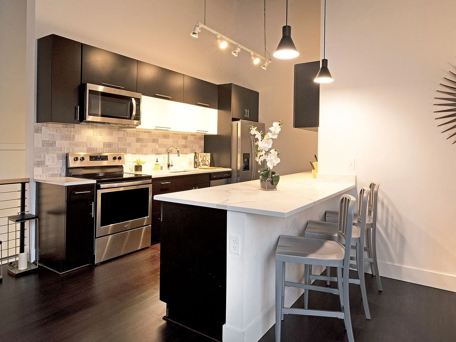 550 Ultra Lofts — Photo 1