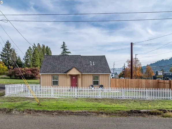 315 NE Cummins St, Roseburg, OR 97470