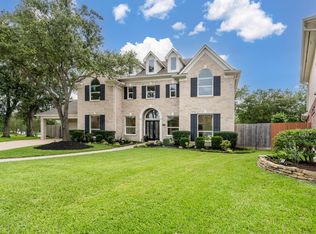 15903 Lake Loop Dr, Cypress, TX 77433