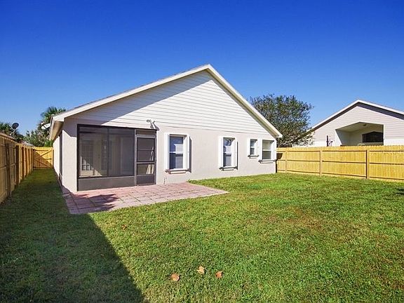 3rd image of 2810 Lazlo Ln