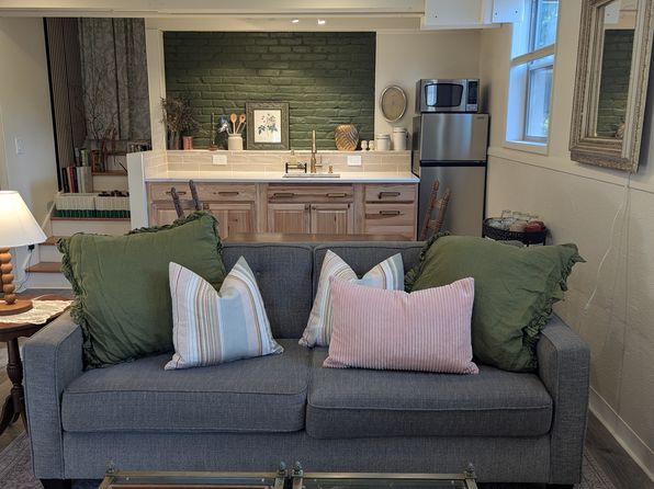 11339 SE Lincoln St #B