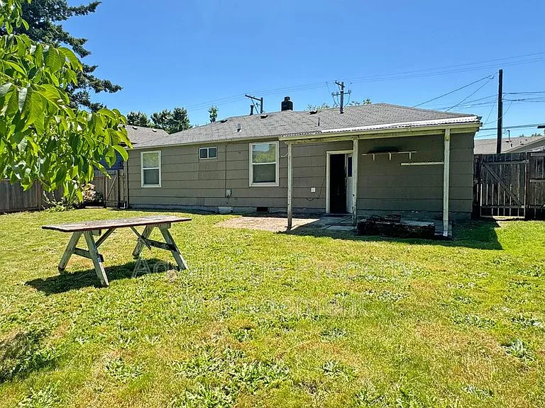2353 NW Fillmore Ave — Photo 21