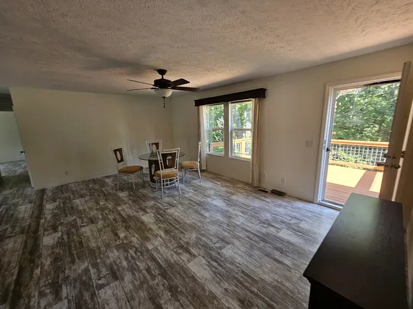 18 Whitaker Cir, Fairview, NC 28730