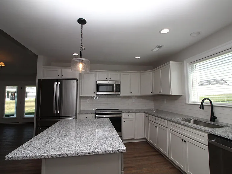 179 Langley Dr — Photo 10
