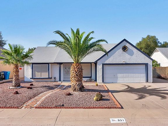 931 E Tonto Ln-large-001-001-Front Exter