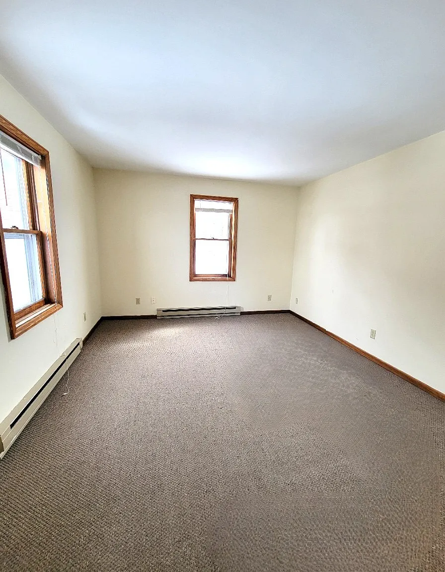 20 Brown Blvd - 2 — Photo 4