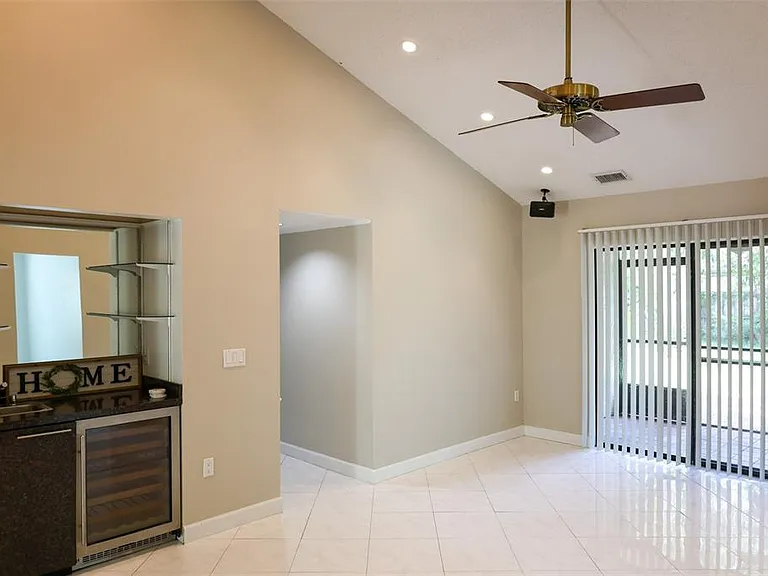 3121 Bordeaux Ln — Photo 7