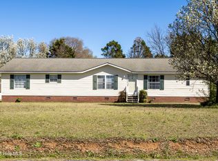 15 Idlewood Ln, Clinton, NC 28328