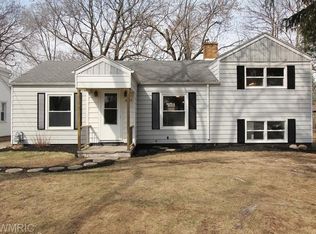 4027 Hillsdale Ave NE, Grand Rapids, MI 49525