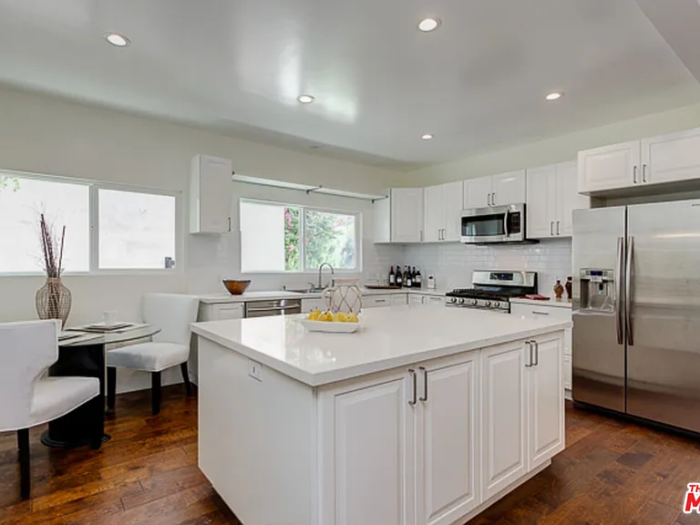 831 S Curson Ave — Photo 6