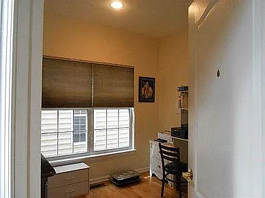 3 bed, 3.5 bath, 3866 sqft, $4,200 — Photo 4
