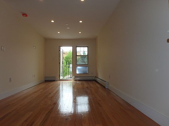 2nd image of 3083 29th St #2F