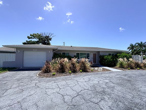 3rd image of 10972 90th Ave