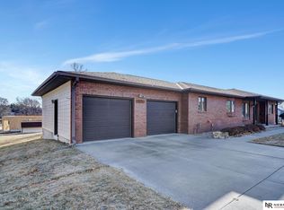 21950 S 96th St, Holland, NE 68372