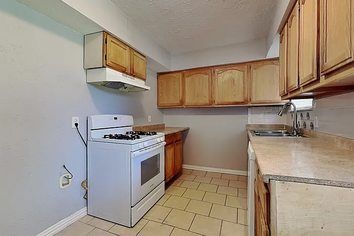 4731 Bedford Dr — Photo 7