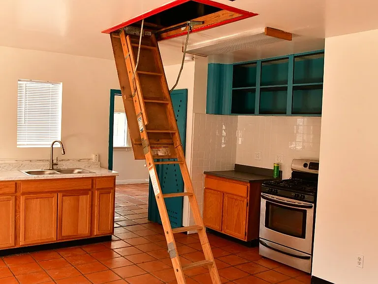 1175 Cypress Ave #1/2 — Photo 7