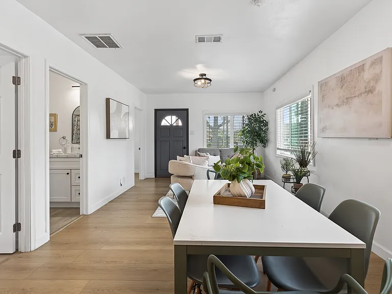 2037 S 3rd St — Photo 17