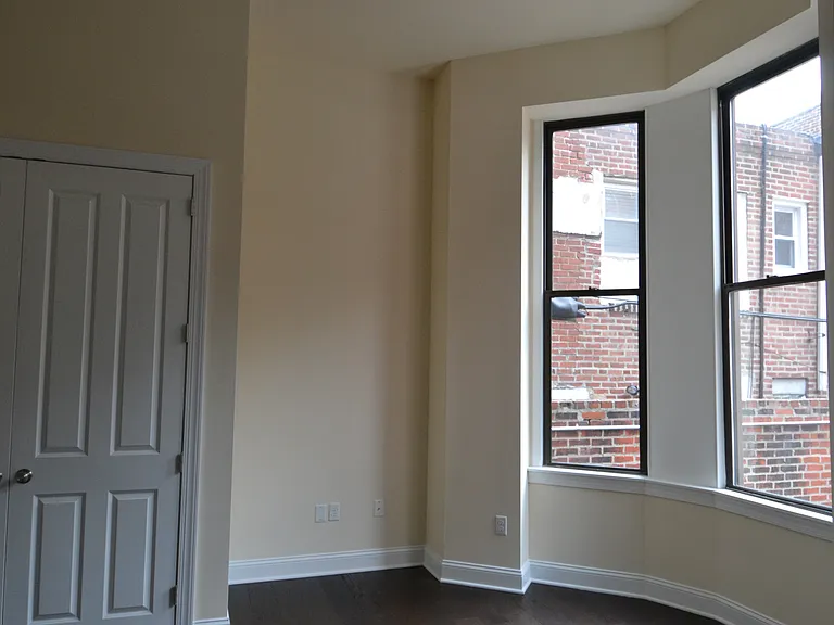115 S 21st St #103 — Photo 8